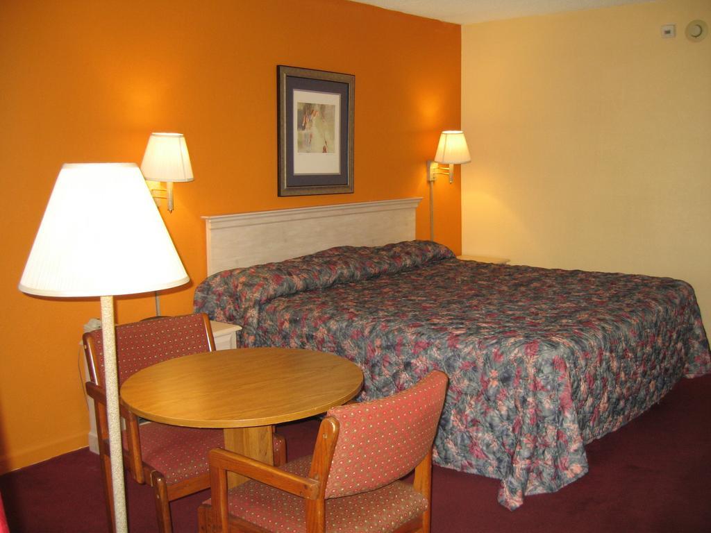 Travelers Inn South Brunswick Terrace Zimmer foto